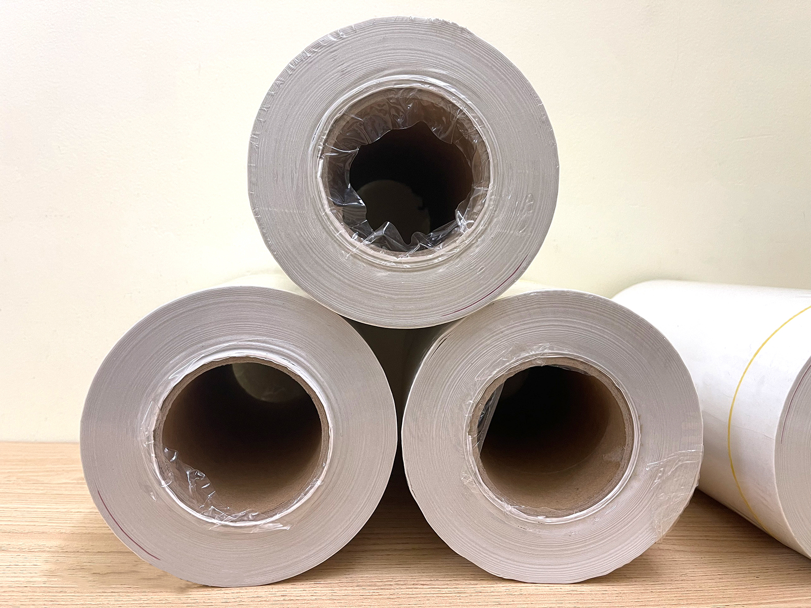 Keo d&aacute;n khu&ocirc;n &eacute;p kim